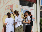 Les collégiens réalisent un travail collectif de muralisme et découvre la culture chilienne